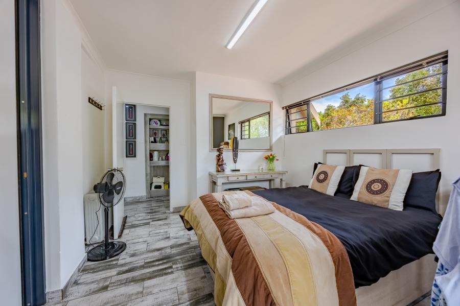 6 Bedroom Property for Sale in Flamingo Vlei Western Cape